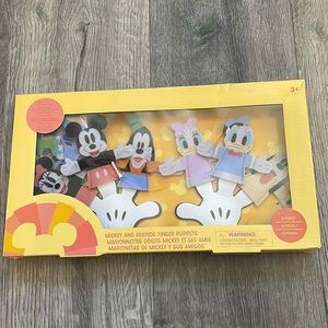 Brand New Disney Mickey And Friends Finger Puppets With Costumes + Accessories